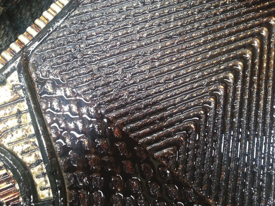 Residue accumulation on plate heat exchanger plates